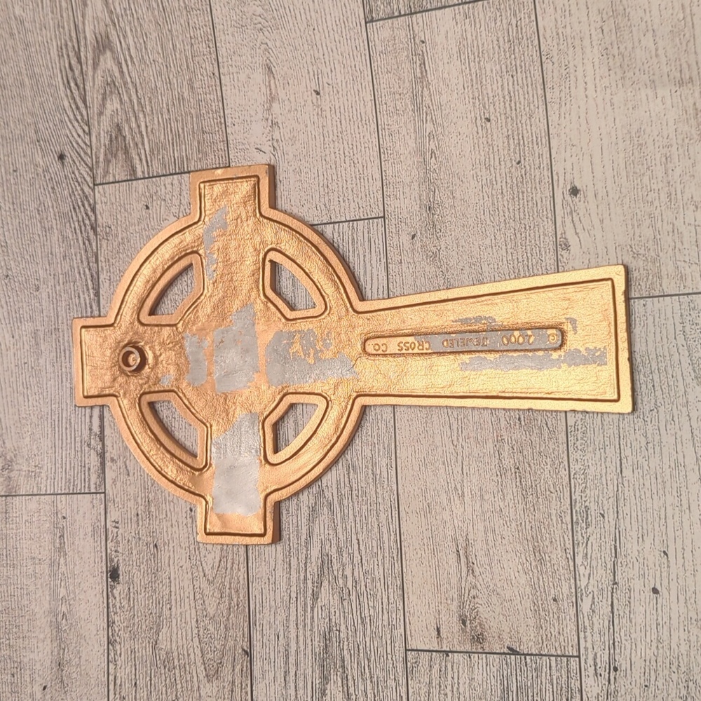 Celtic Cross metal wall hanging - Picture 2 of 6